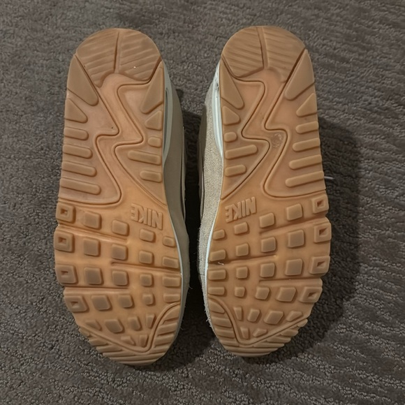 Nike Women Air Max 90 Futura Sneaker in Sandrift - Picture 6 of 7